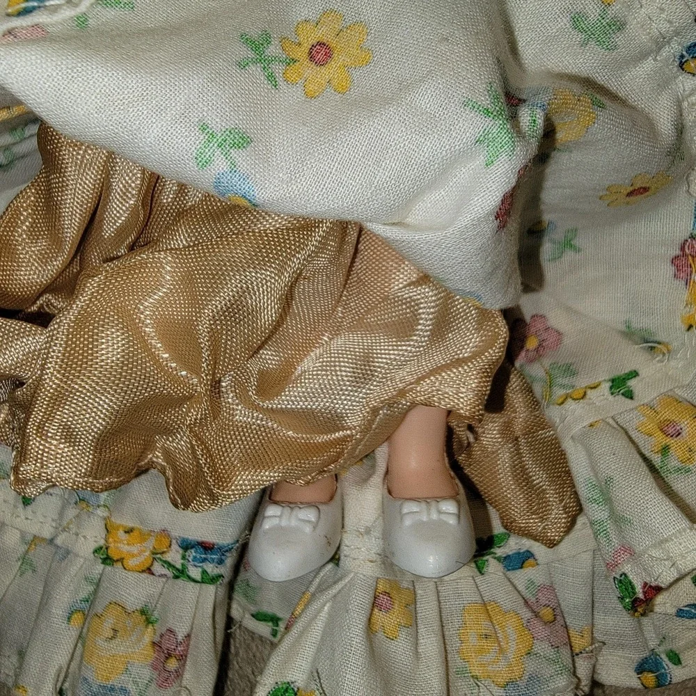 Vintage Dress Me Doll‎ With Clothing & Accessories